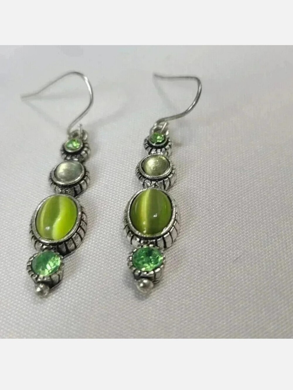 Vintage Lime Green Cat Eye Stone Sliver Dangle Earrings - Picture 10 of 12